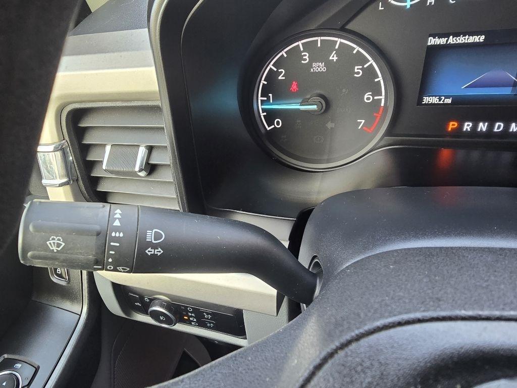 Ford Super Duty F-350 SRW XLT 4WD Crew Cab 8' Box 2023