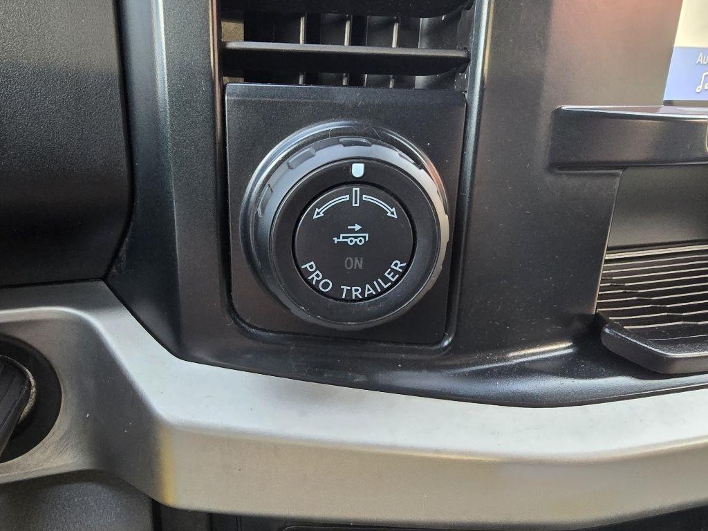 Ford Super Duty F-350 SRW XLT 4WD Crew Cab 8' Box 2023