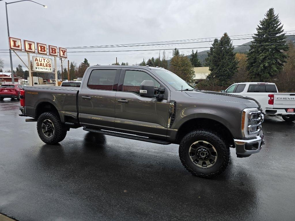 Ford Super Duty F-350 SRW Lariat 4WD Crew Cab 6.75' Box 2023