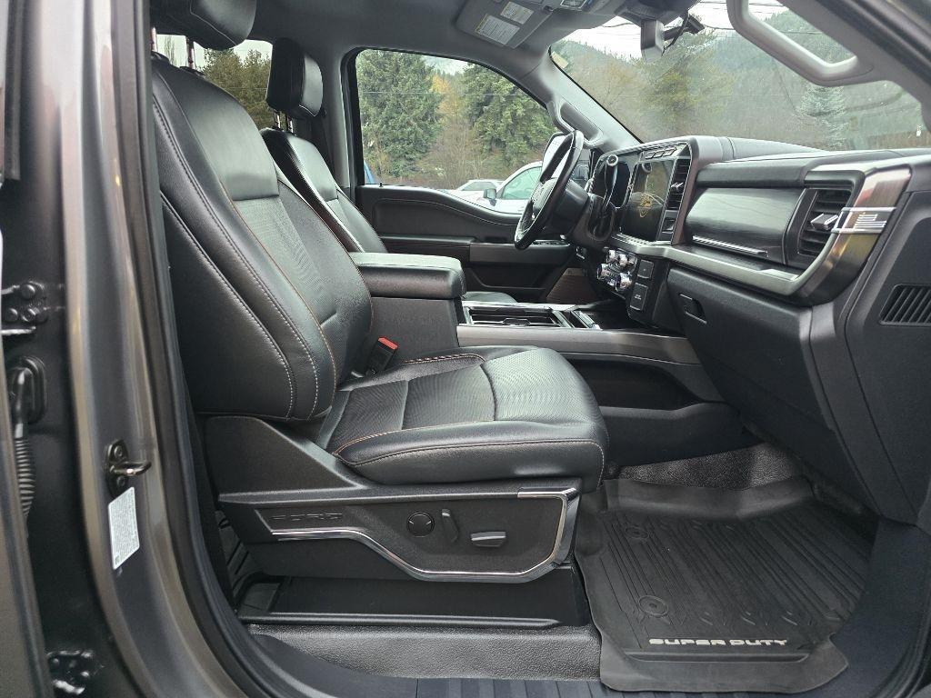 Ford Super Duty F-350 SRW Lariat 4WD Crew Cab 6.75' Box 2023