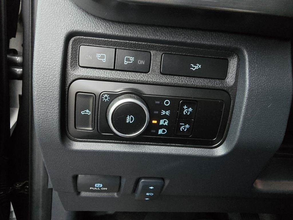 Ford Super Duty F-350 SRW Lariat 4WD Crew Cab 6.75' Box 2023