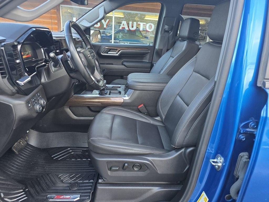 Chevrolet Silverado 1500 4WD Crew Cab 147" RST 2024