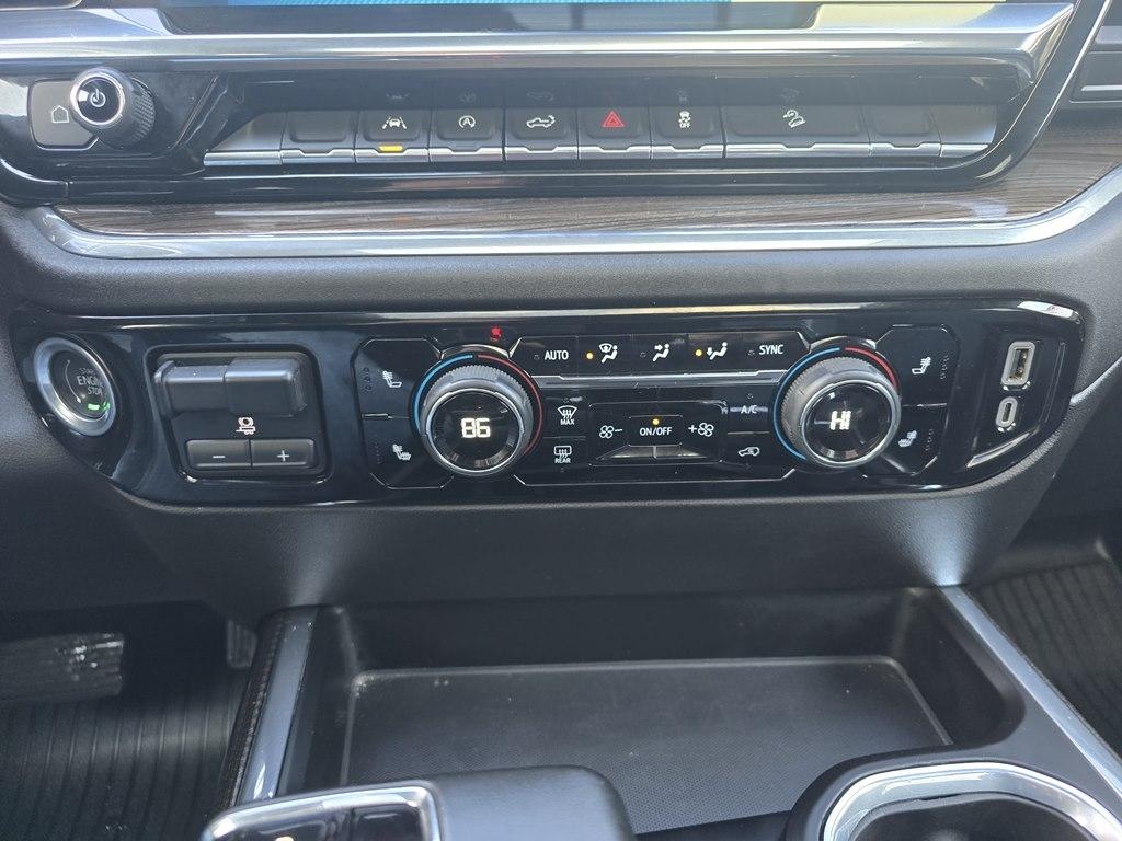 Chevrolet Silverado 1500 4WD Crew Cab 147" RST 2024