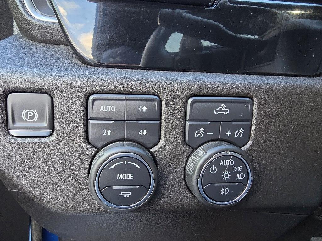 Chevrolet Silverado 1500 4WD Crew Cab 147" RST 2024