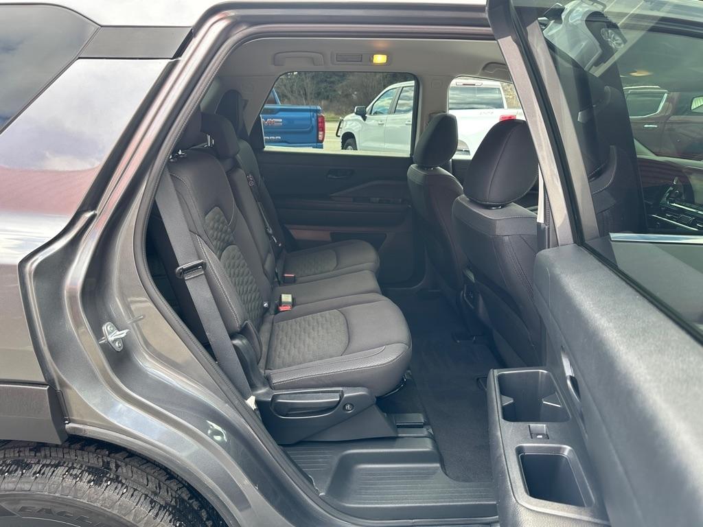 Nissan Pathfinder SV 4WD 2025