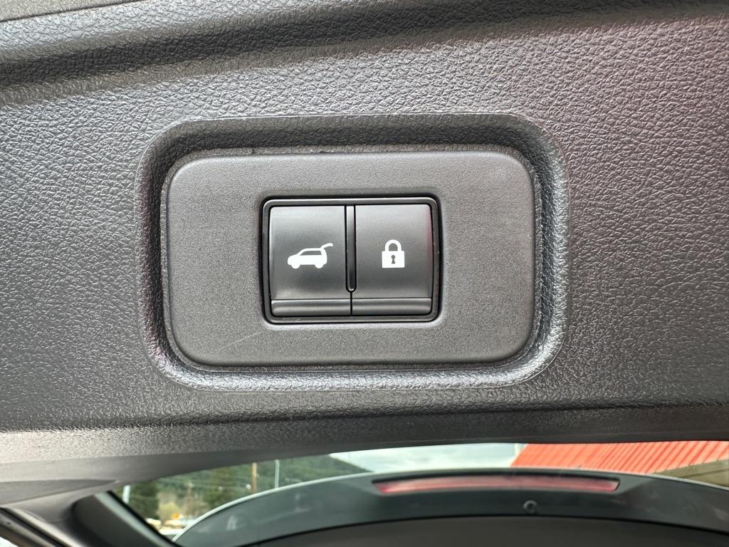 Nissan Pathfinder SV 4WD 2025