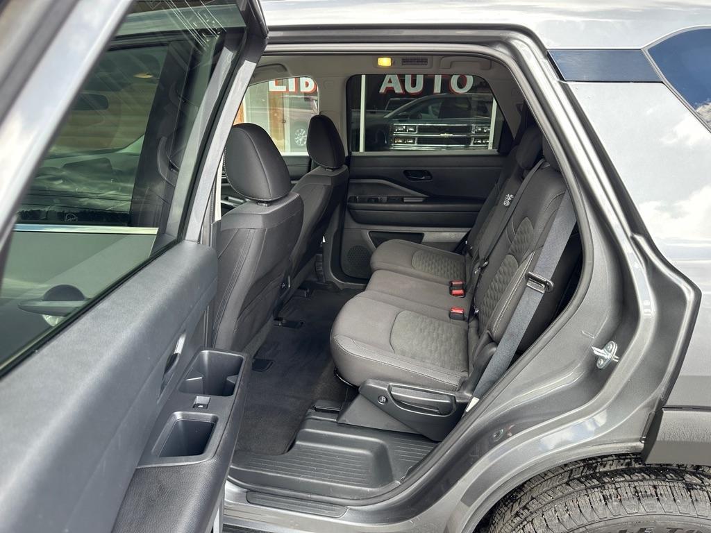 Nissan Pathfinder SV 4WD 2025