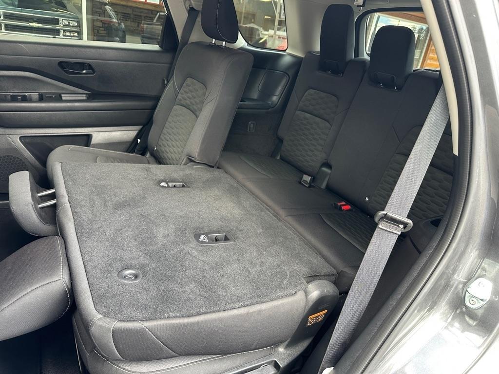 Nissan Pathfinder SV 4WD 2025