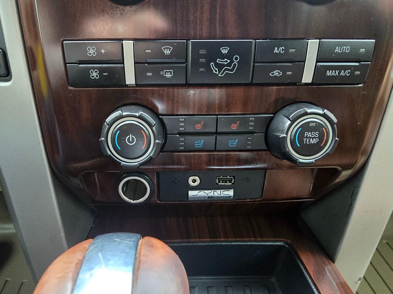 Ford F-150 4WD SuperCrew 145" King Ranch 2011