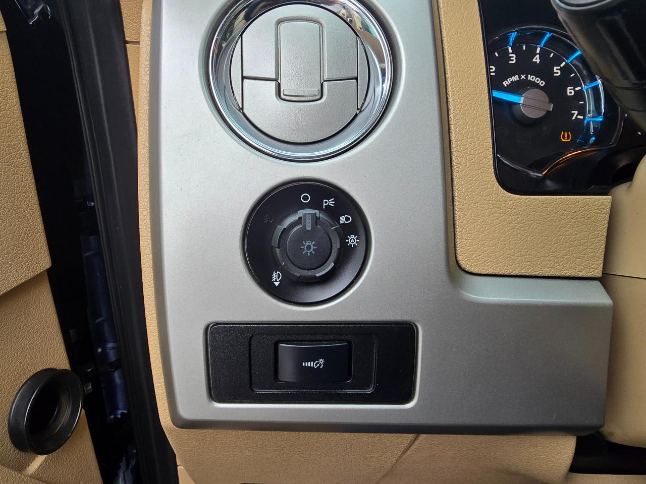 Ford F-150 4WD SuperCrew 145" King Ranch 2011