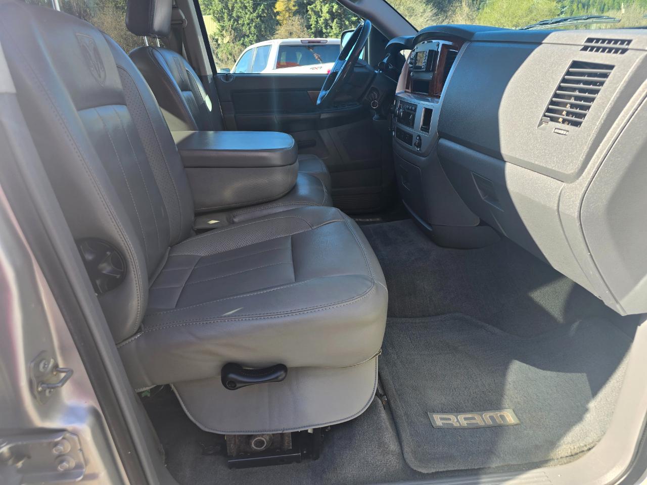 Dodge Ram 3500 4WD Quad Cab 160.5" Laramie 2007