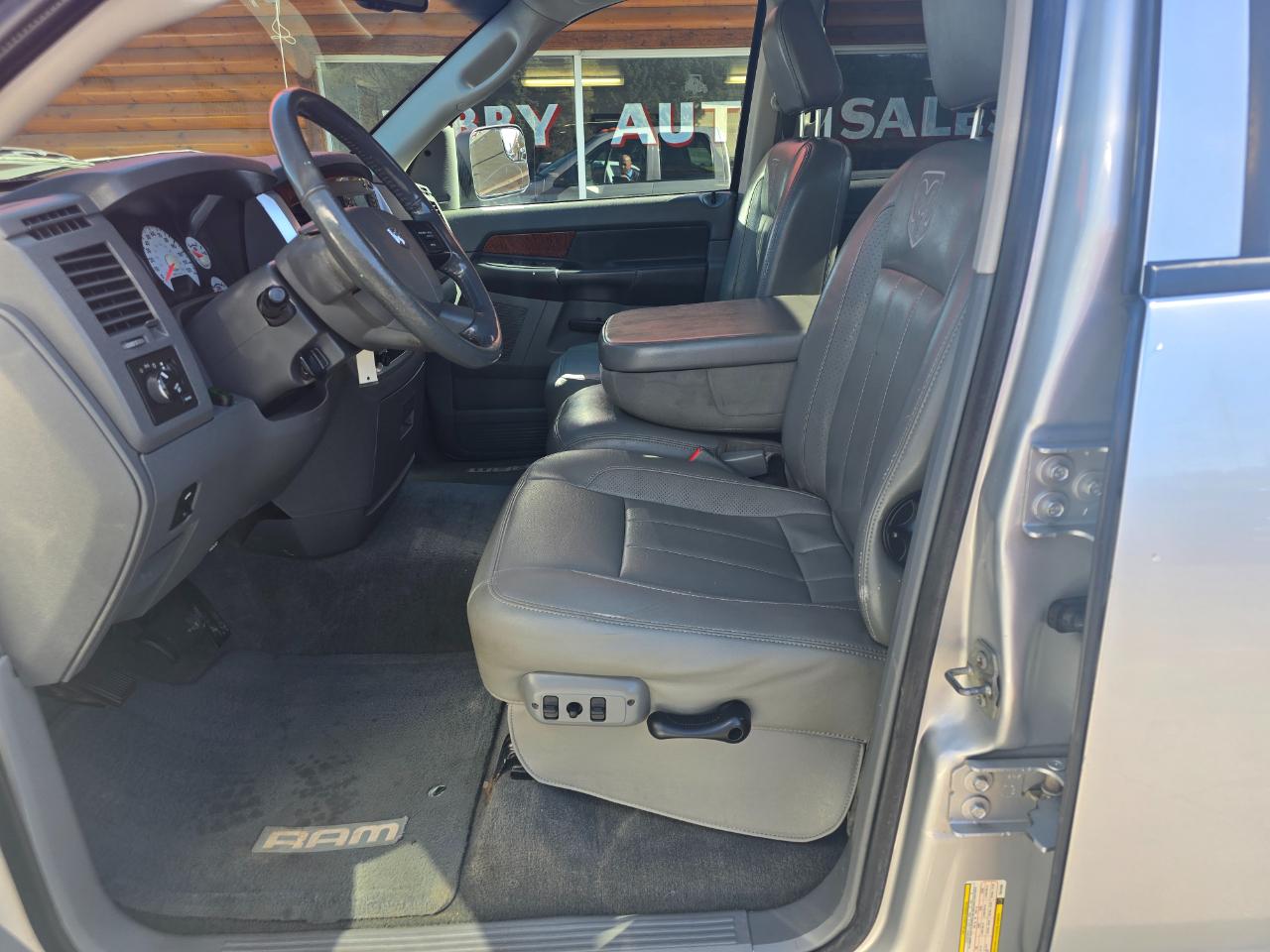 Dodge Ram 3500 4WD Quad Cab 160.5" Laramie 2007