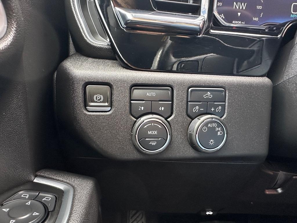 Chevrolet Silverado 1500 4WD Crew Cab 147" LT w/1LT 2025