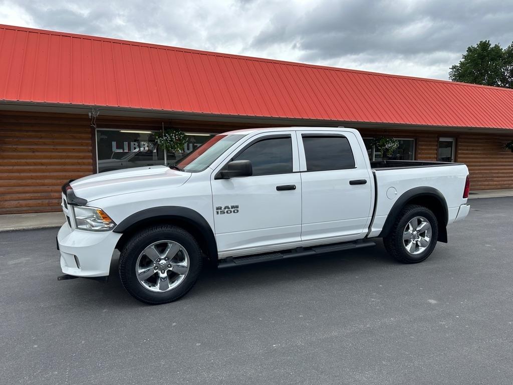 2014 RAM 1500 4WD Crew Cab 140.5" Express
