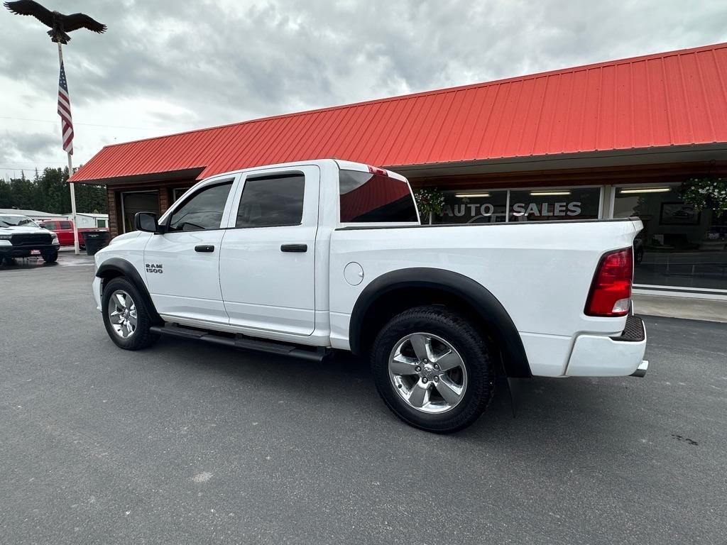 RAM 1500 4WD Crew Cab 140.5" Express 2014