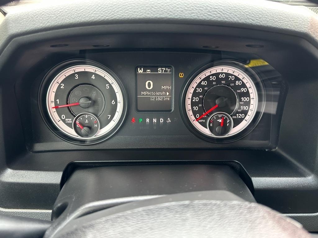 RAM 1500 4WD Crew Cab 140.5" Express 2014