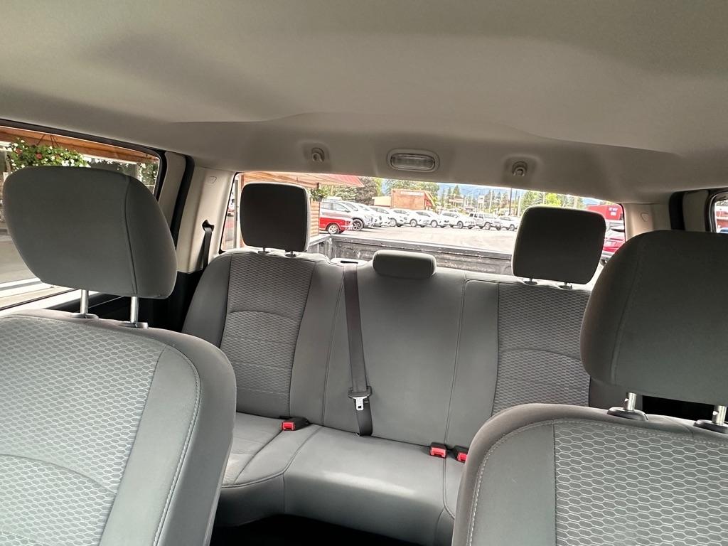 RAM 1500 4WD Crew Cab 140.5" Express 2014