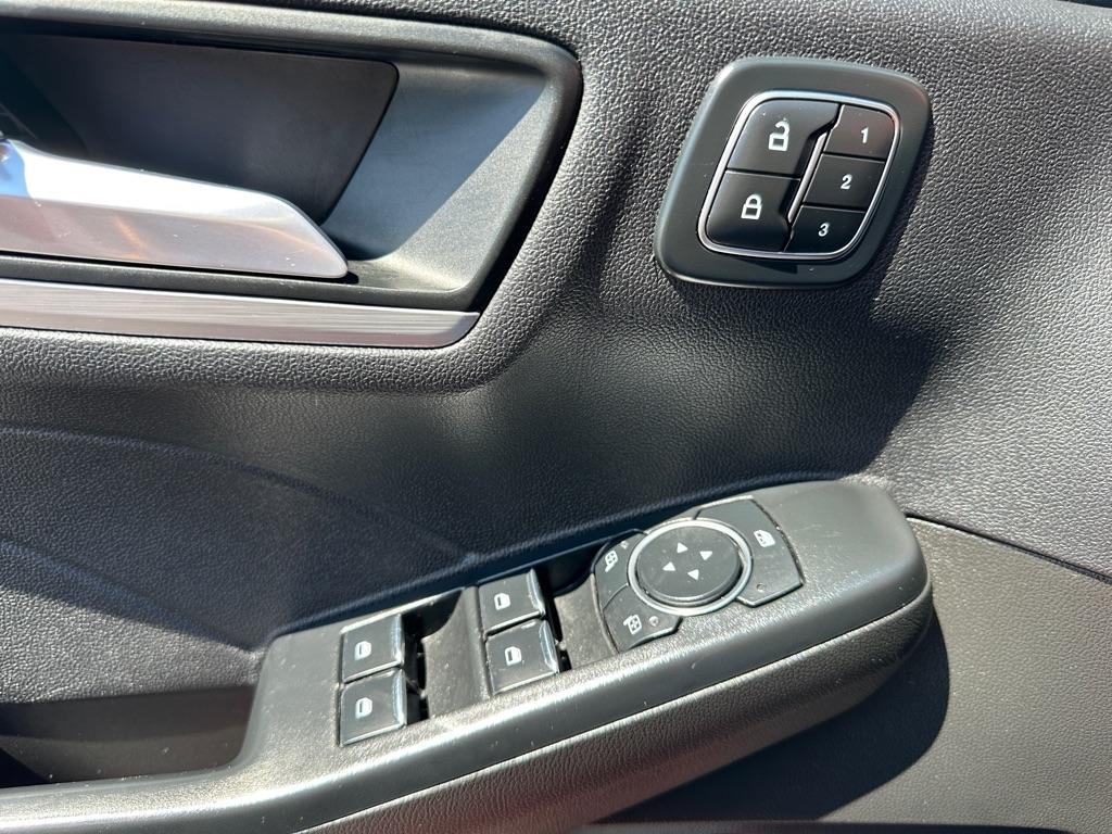 Ford Escape Platinum AWD 2024