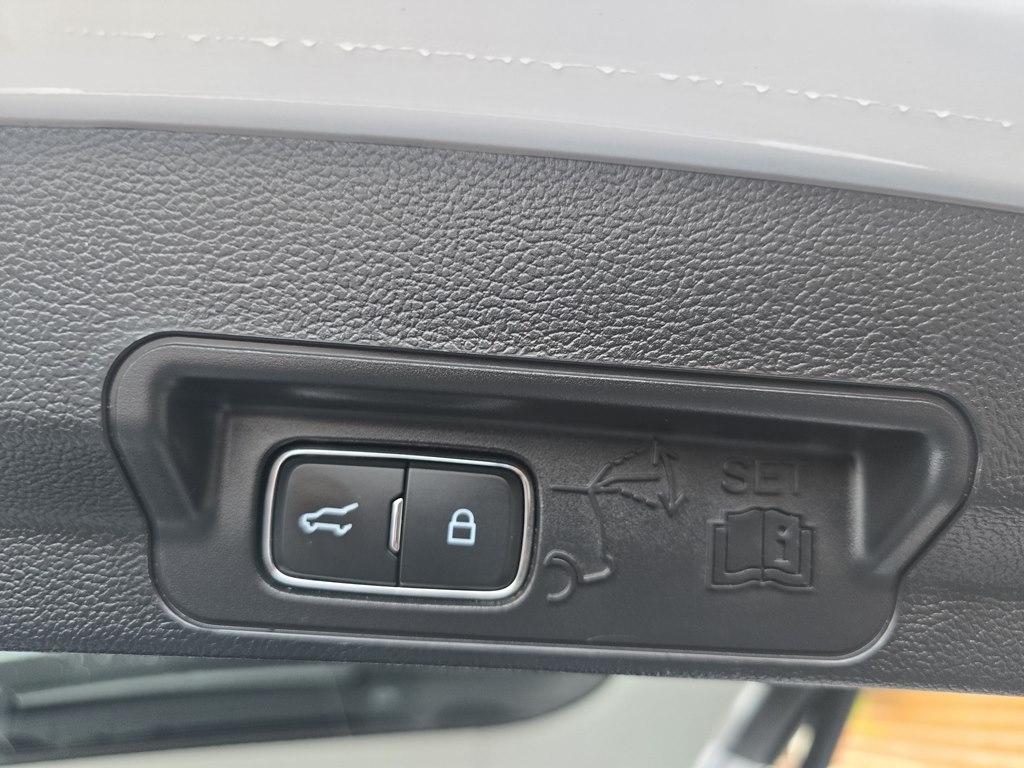 Ford Explorer Active 4WD 2025