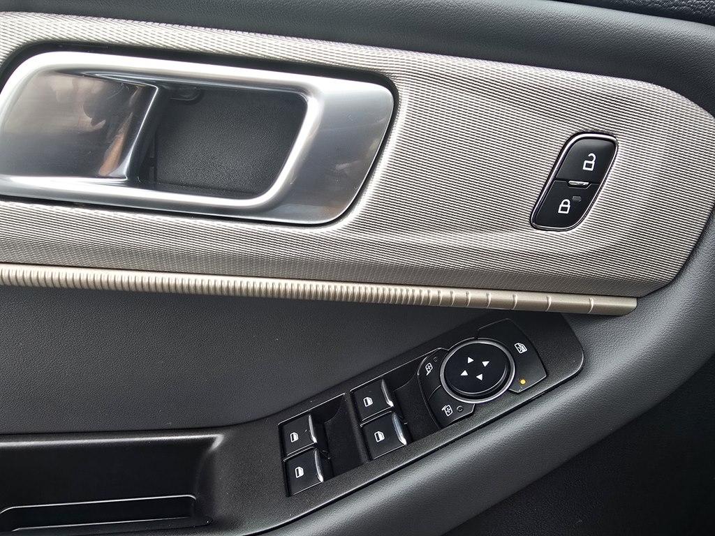 Ford Explorer Active 4WD 2025