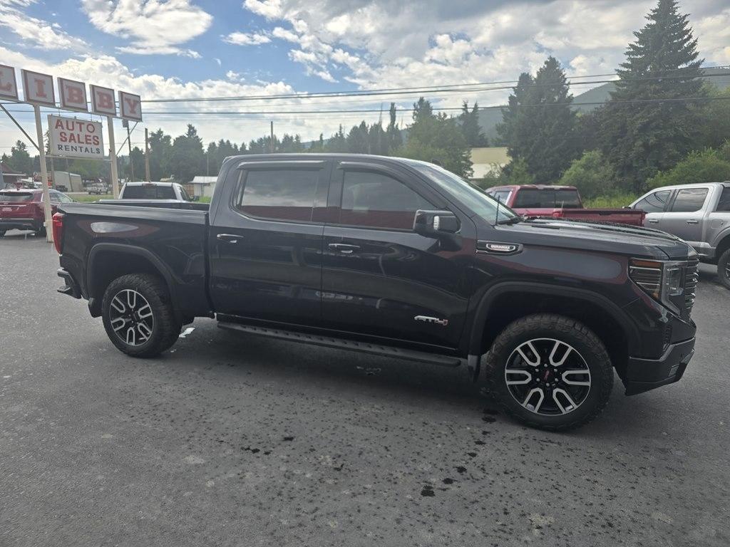 GMC Sierra 1500 4WD Crew Cab 147" AT4 2023