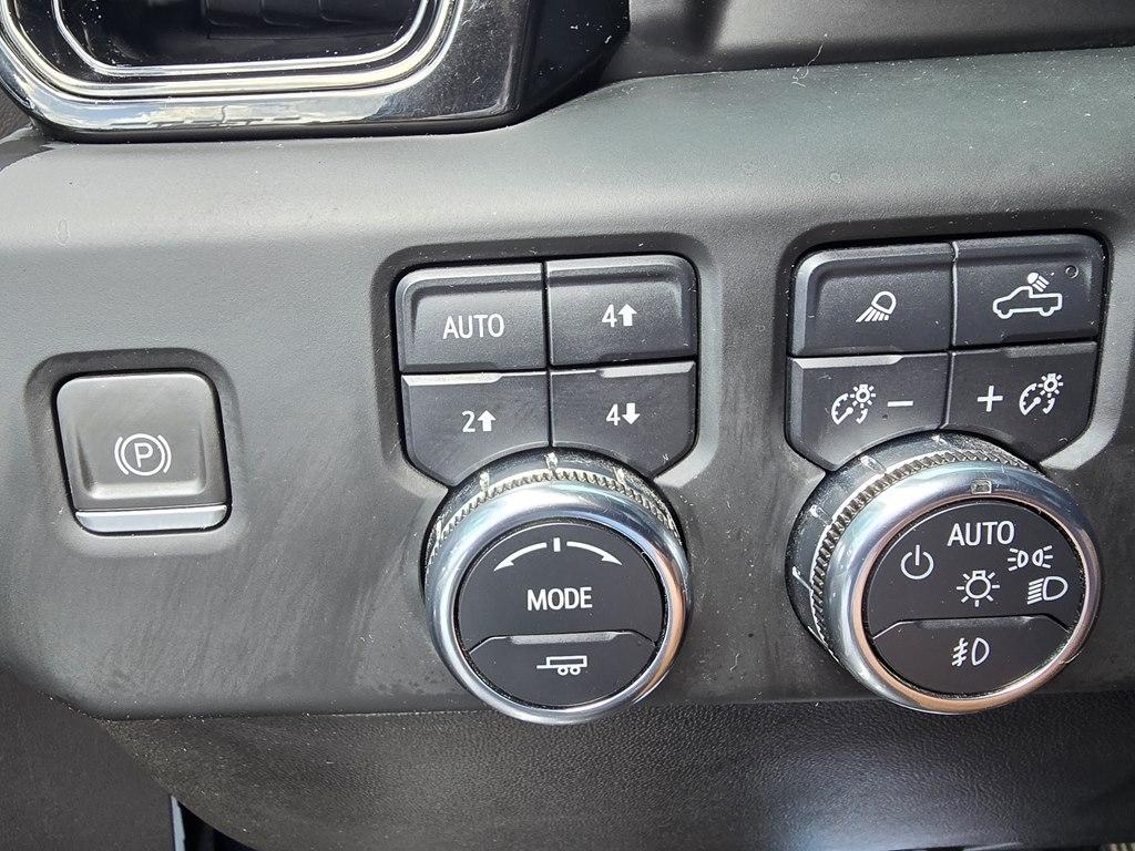 GMC Sierra 1500 4WD Crew Cab 147" AT4 2023