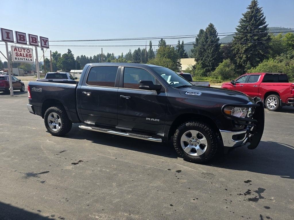 RAM 1500 Big Horn 4x4 Crew Cab 5'7" Box 2020