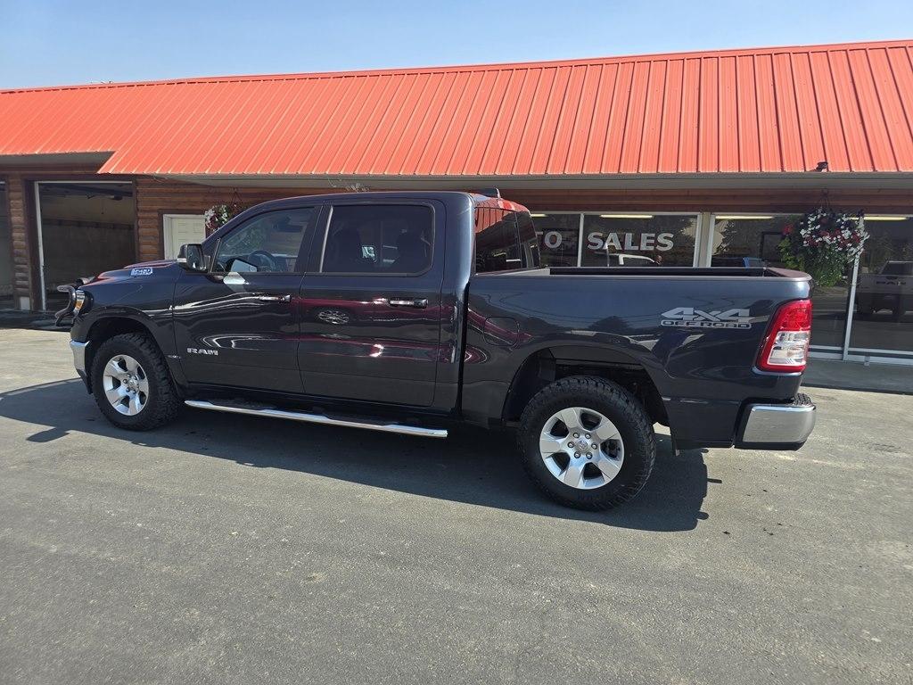 RAM 1500 Big Horn 4x4 Crew Cab 5'7" Box 2020
