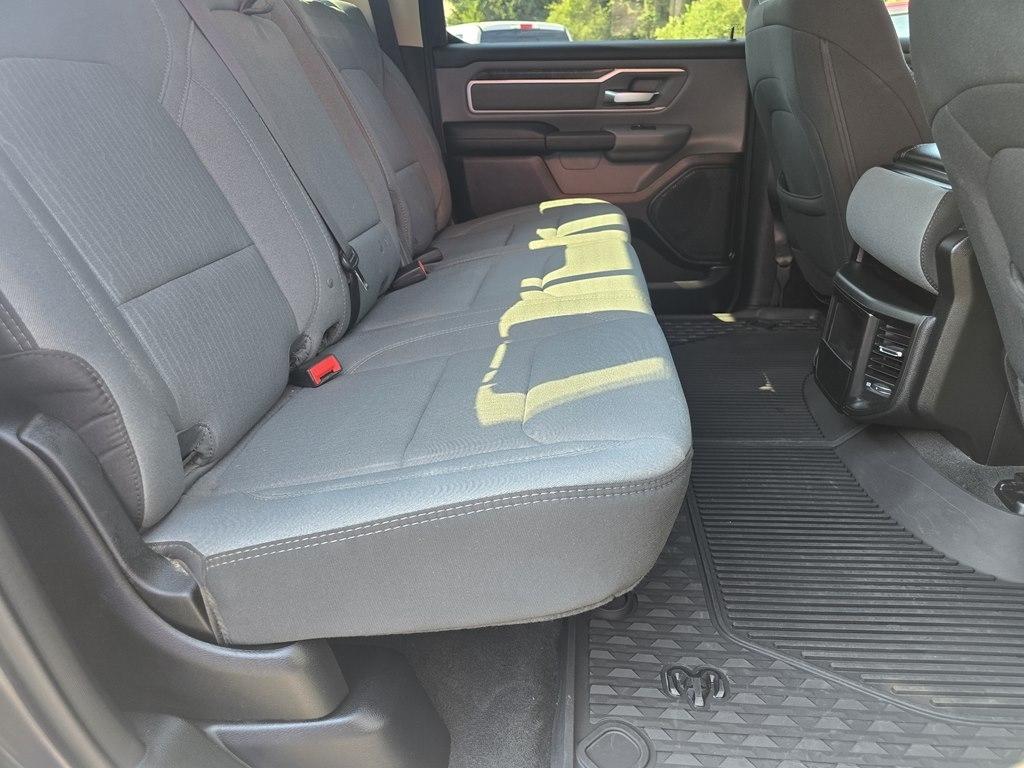 RAM 1500 Big Horn 4x4 Crew Cab 5'7" Box 2020