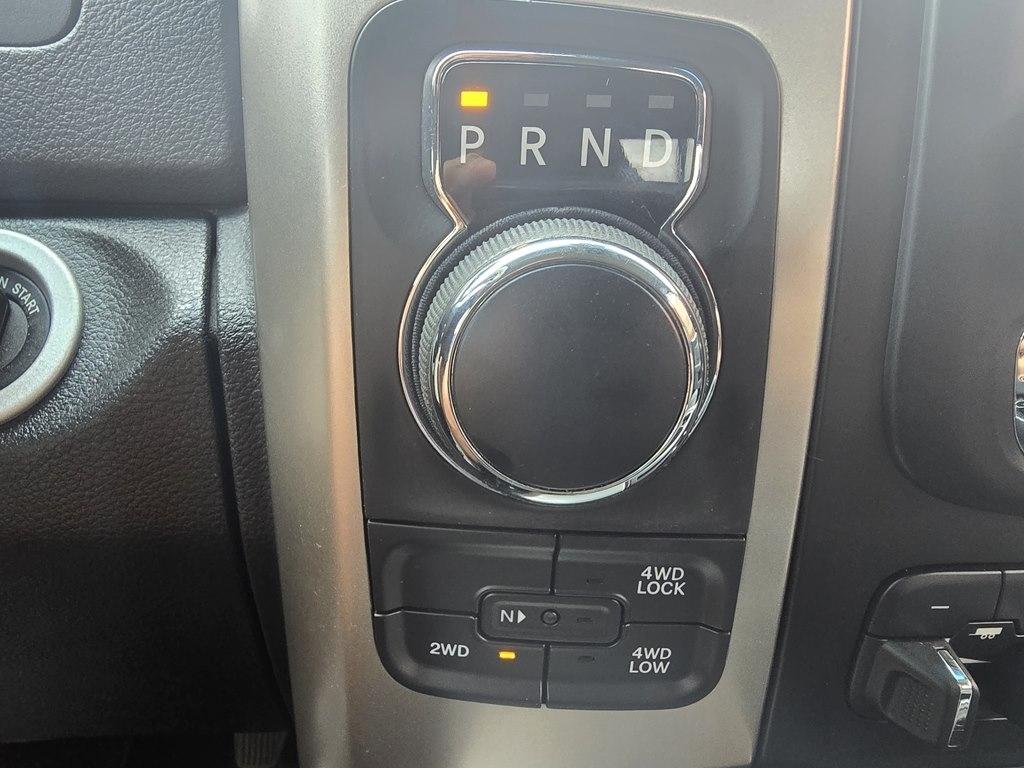 RAM 1500 Classic Warlock 4x4 Crew Cab 5'7" Box 2019