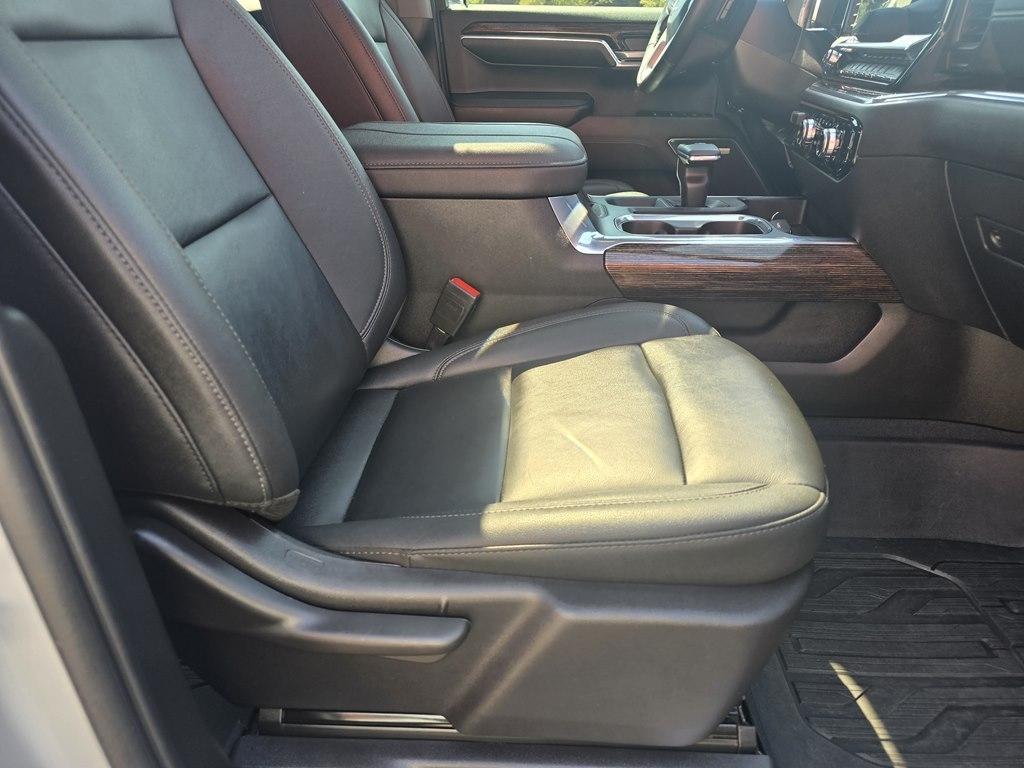 GMC Sierra 1500 4WD Crew Cab 157" Elevation 2024
