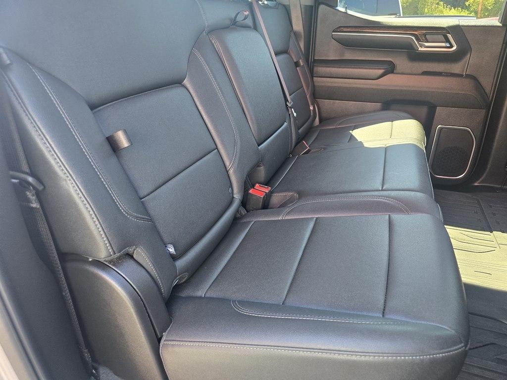 GMC Sierra 1500 4WD Crew Cab 157" Elevation 2024