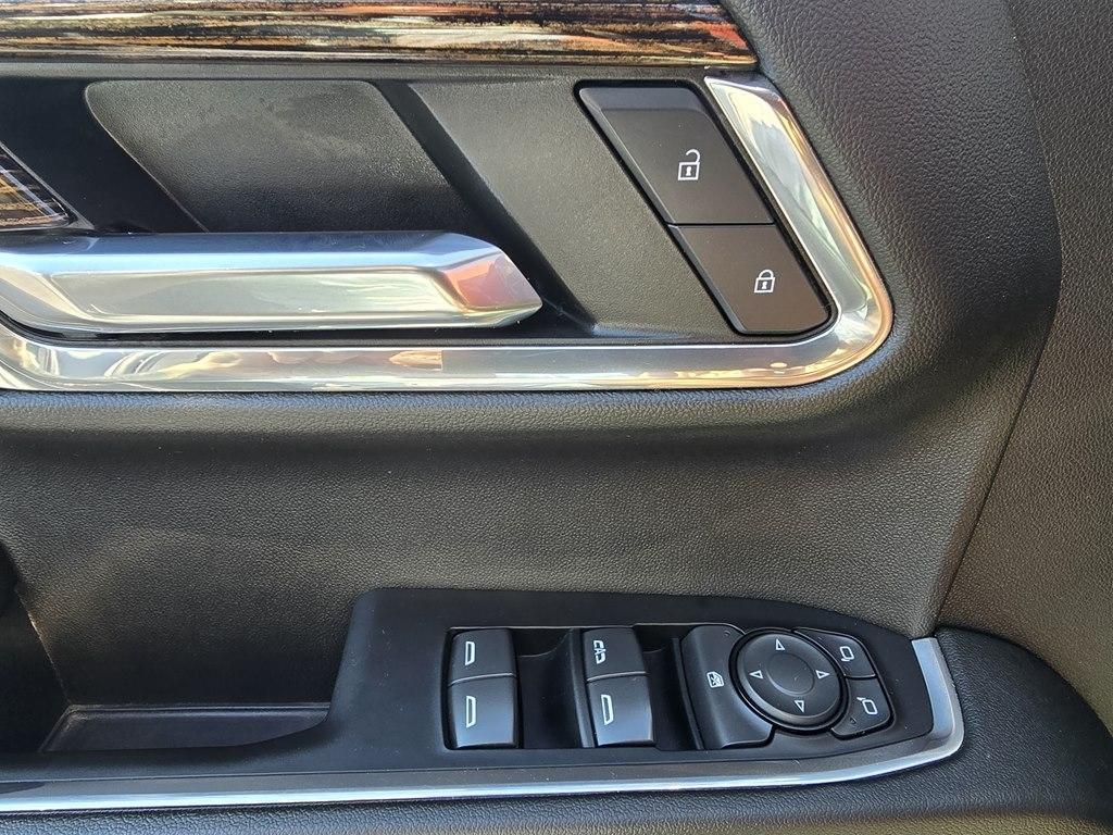 GMC Sierra 1500 4WD Crew Cab 157" Elevation 2024