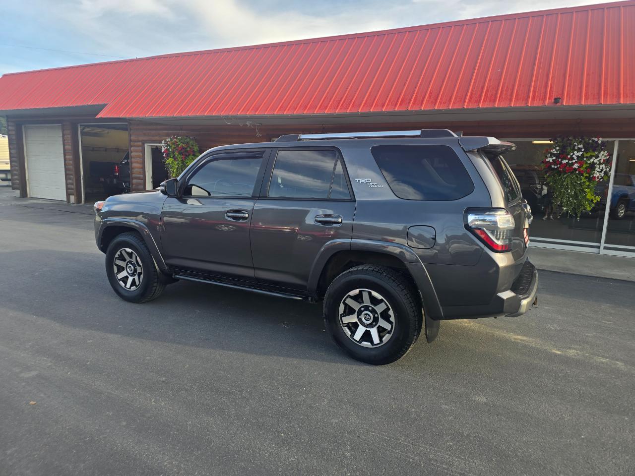 Toyota 4Runner TRD Offroad Premium 4D SUV 4WD V6 2017