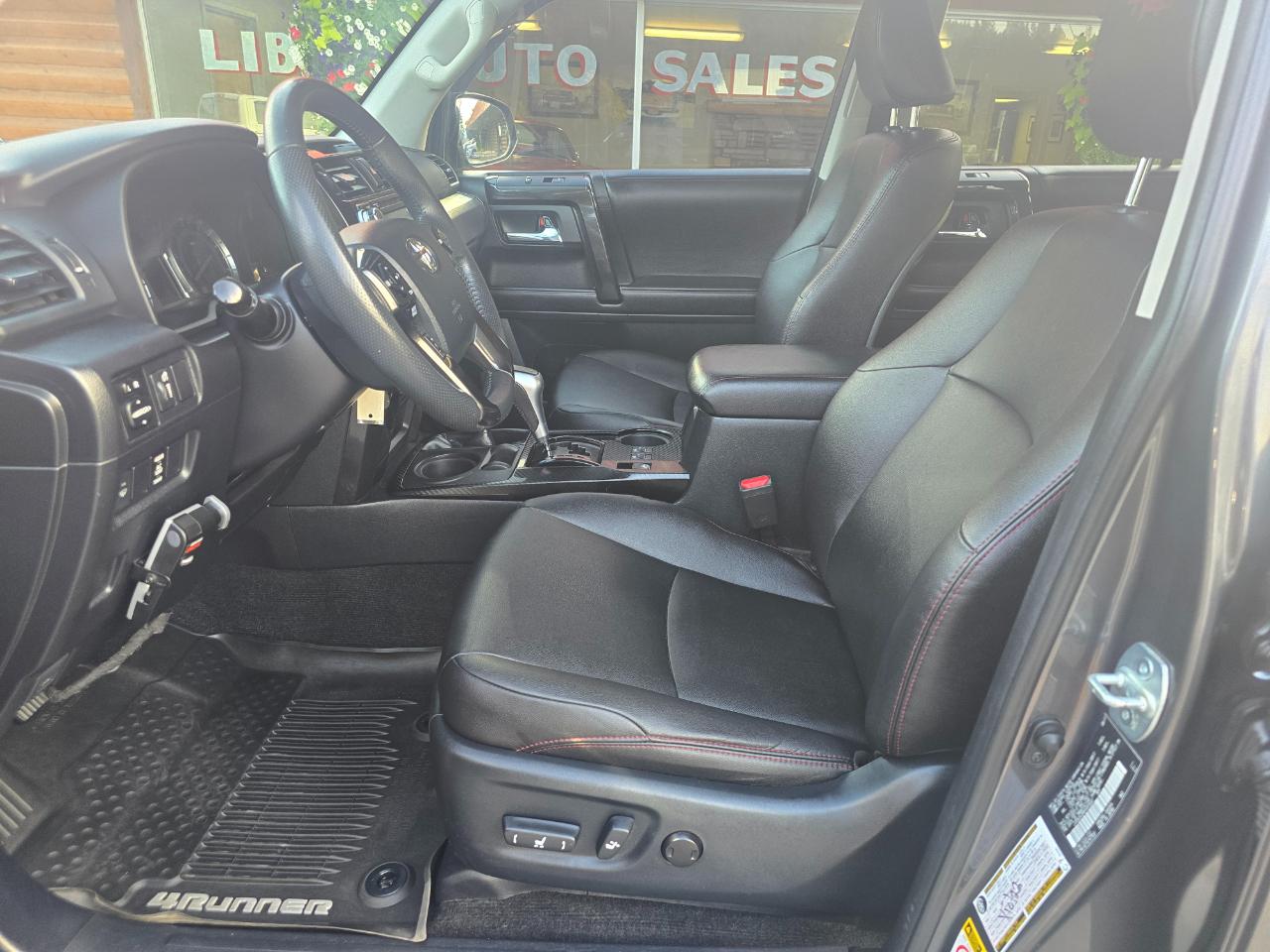 Toyota 4Runner TRD Offroad Premium 4D SUV 4WD V6 2017