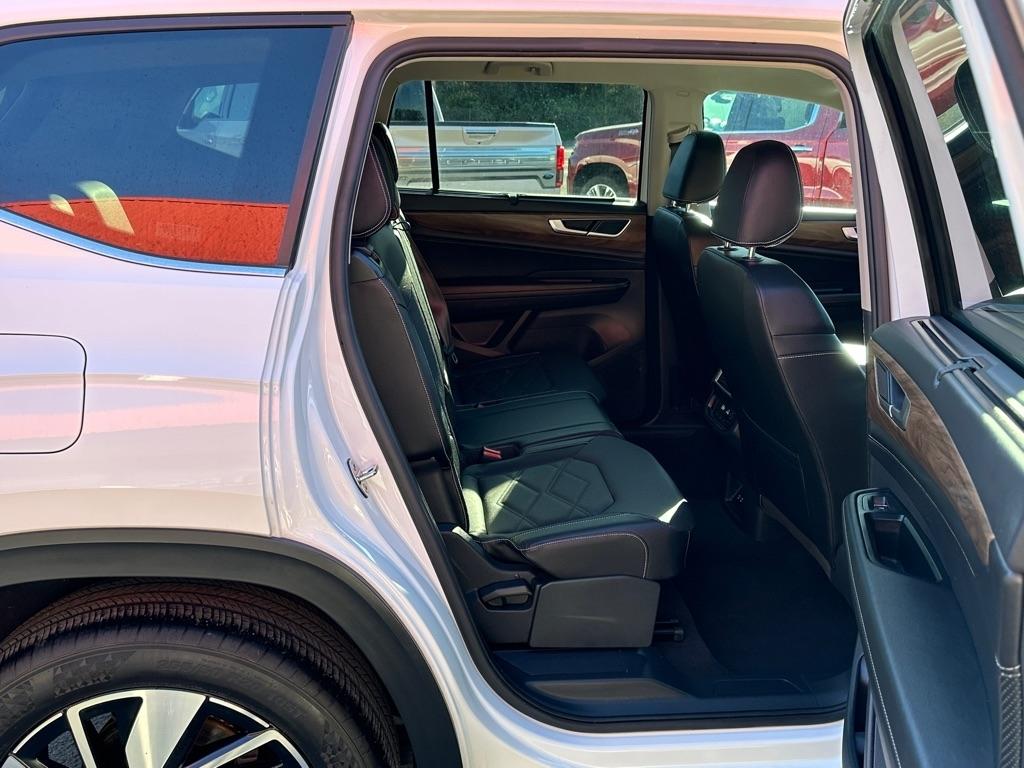 Volkswagen Atlas 2.0T SE w/Technology 4MOTION 2025