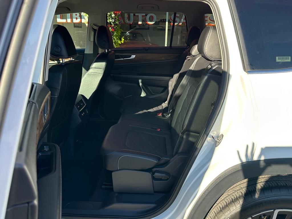 Volkswagen Atlas 2.0T SE w/Technology 4MOTION 2025