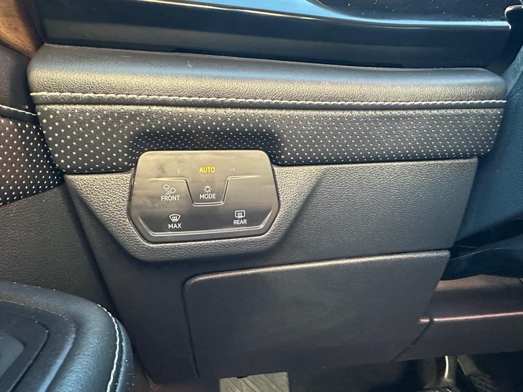 Volkswagen Atlas 2.0T SE w/Technology 4MOTION 2025