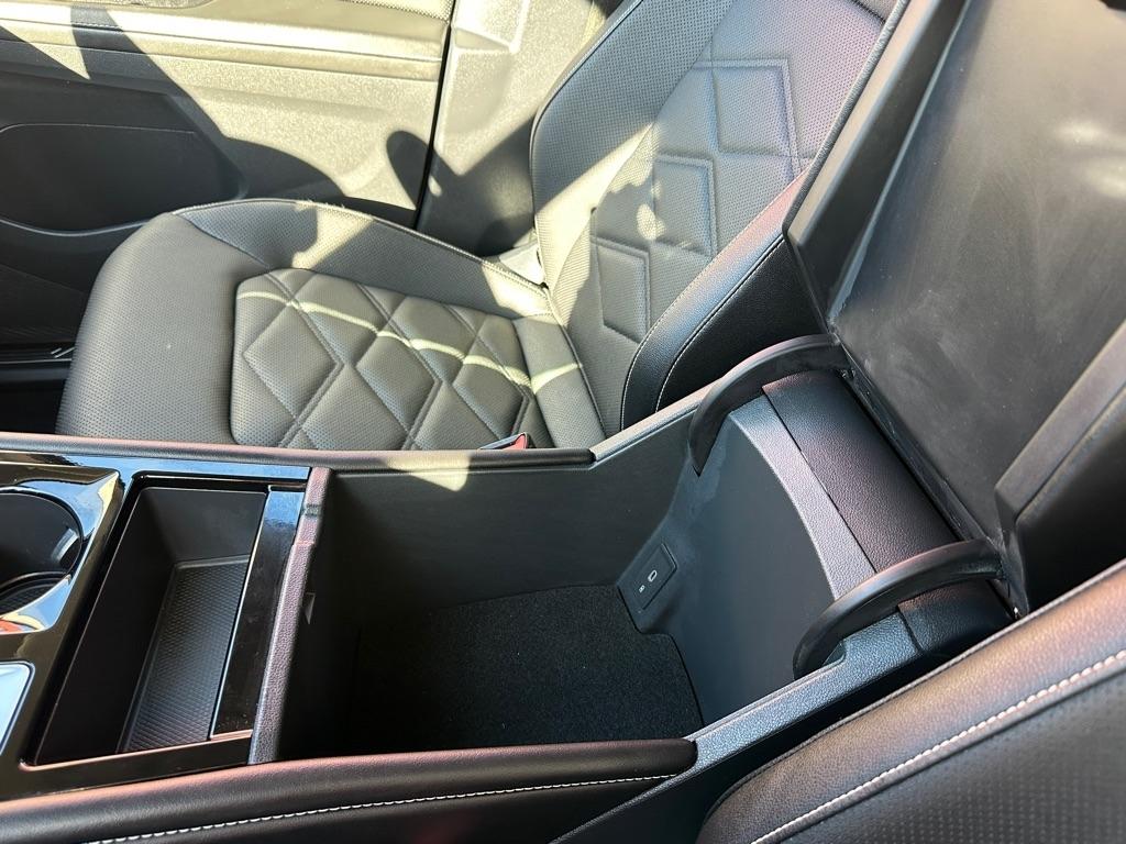 Volkswagen Atlas 2.0T SE w/Technology 4MOTION 2025
