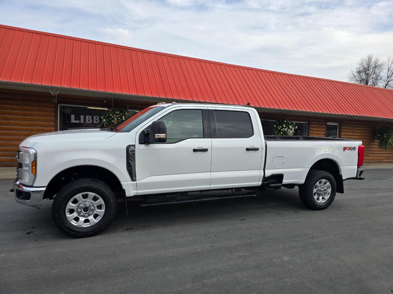 2024 Ford Super Duty F-350 SRW XLT 4WD Crew Cab 8' Box