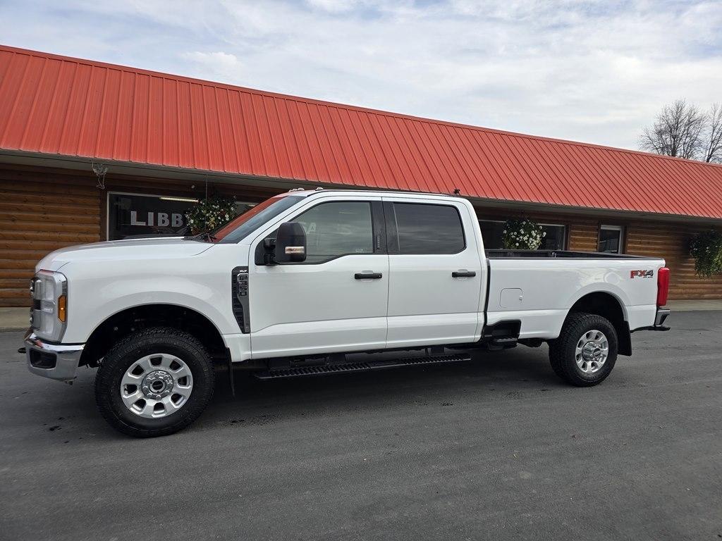 2024 Ford Super Duty F-350 SRW XLT 4WD Crew Cab 8' Box