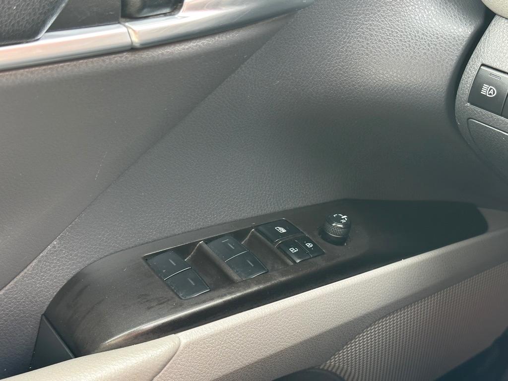 Toyota Camry SE Auto AWD (Natl) 2023