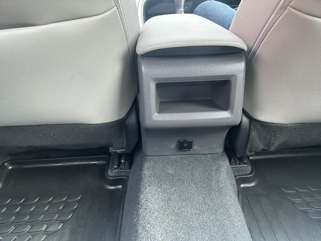 Toyota Camry SE Auto AWD (Natl) 2023