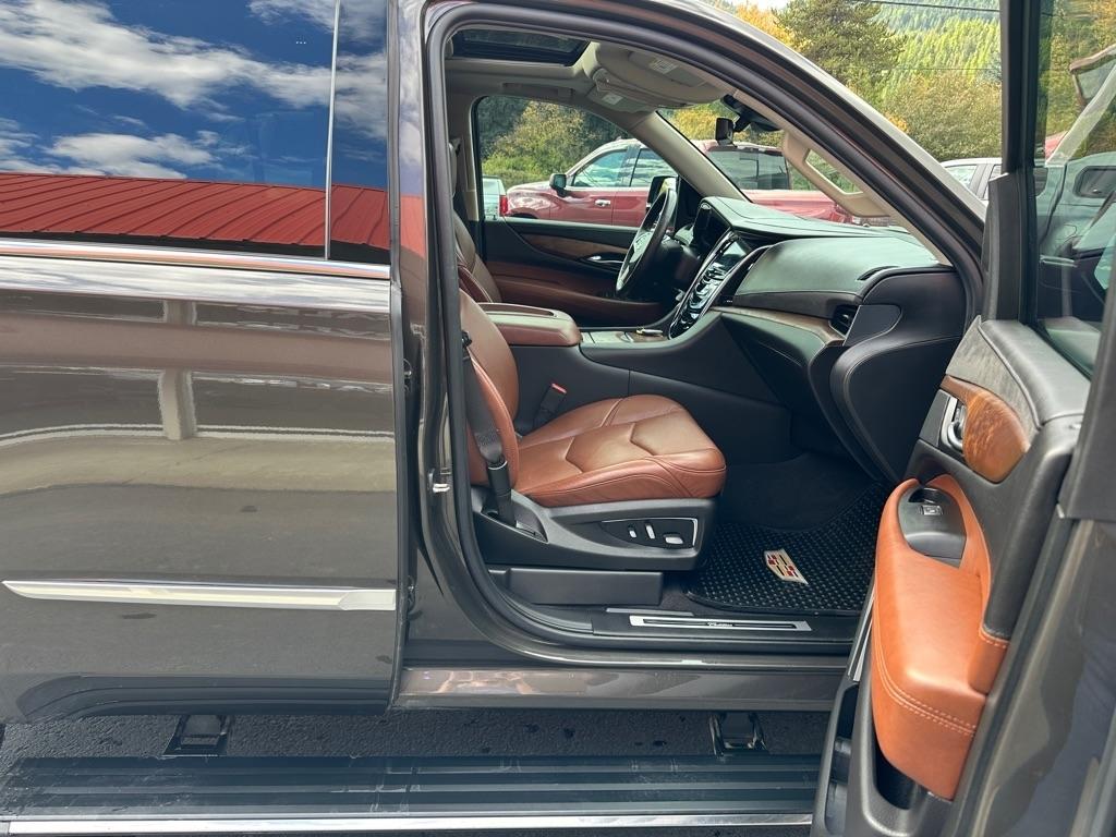 Cadillac Escalade 4WD 4dr Premium Luxury 2020
