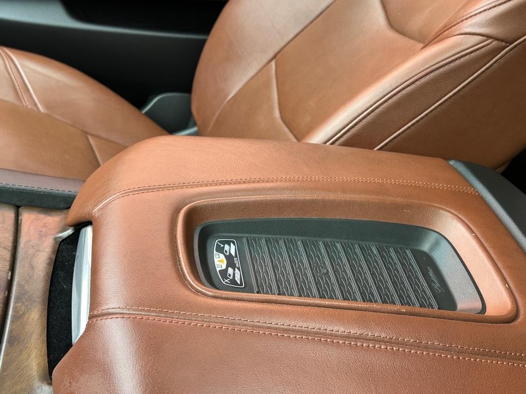 Cadillac Escalade 4WD 4dr Premium Luxury 2020