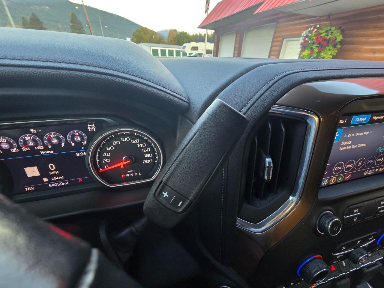 Chevrolet Silverado 1500 High Country Crew Cab Short Box 4WD 2021