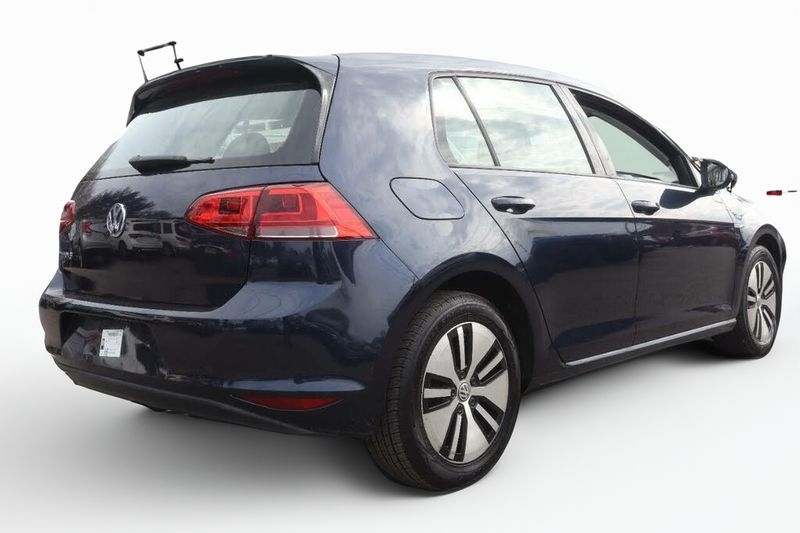 Volkswagen e-Golf SE 2016 Volkswagen e-Golf SE 2016