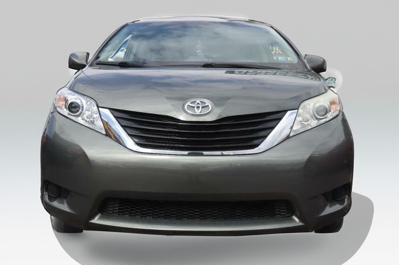 Toyota Sienna LE AWD 7-Passenger V6 2013 Toyota Sienna LE AWD 7-Passenger V6 2013