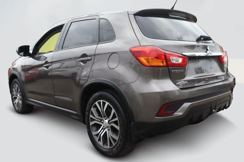 Mitsubishi Outlander Sport 2.0 ES 5M 2018