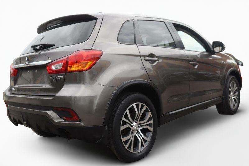 Mitsubishi Outlander Sport 2.0 ES 5M 2018